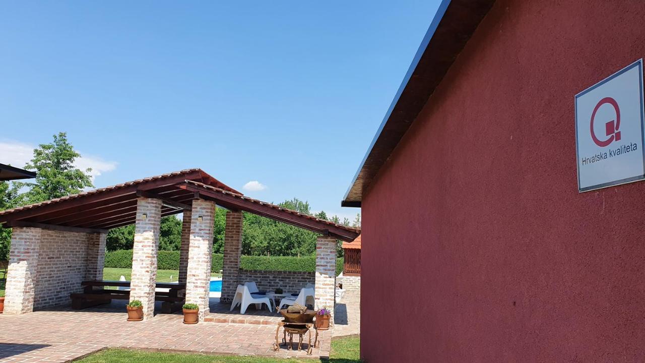 Villa Mons Aureus Popovac المظهر الخارجي الصورة