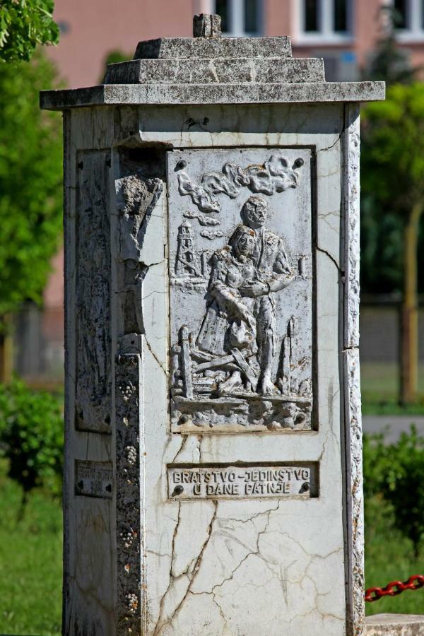 Villa Mons Aureus Popovac المظهر الخارجي الصورة